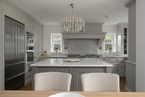 Monkhams Friars Close, Shenfield, Brentwood, CM15 8HX