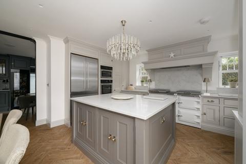 Monkhams Friars Close, Shenfield, Brentwood, CM15 8HX