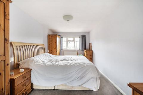 47 Oak Road, Caterham, CR3 5TT