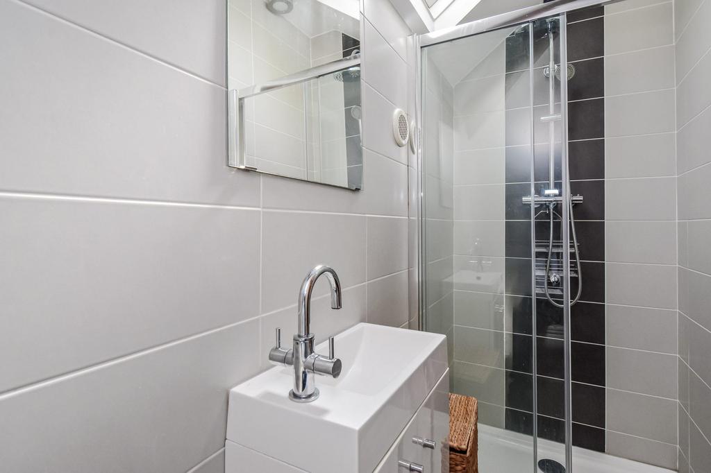 Bedroom four ensuite