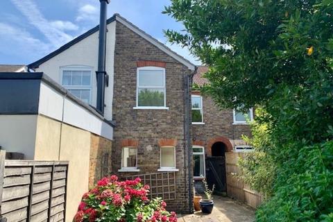4 bedroom terraced house to rent, Clarence Street, Egham TW20