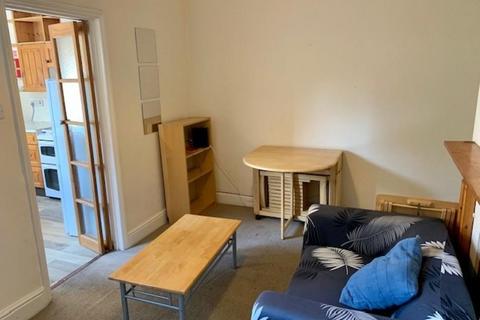 4 bedroom terraced house to rent, Clarence Street, Egham TW20