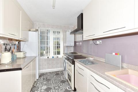 2 bedroom ground floor flat for sale, South Road, Hythe, Kent
