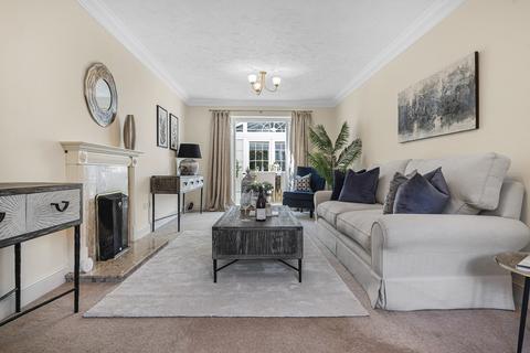 4 Rose Close, Bucknell, Bicester, OX27 7NA
