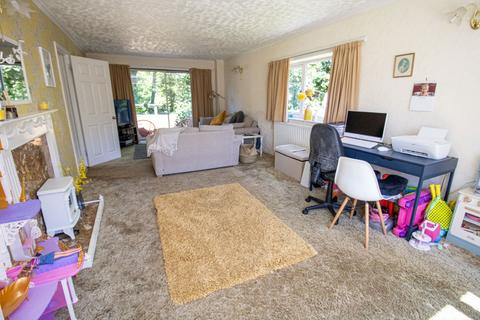 22 Banbrook Close, Solihull, B92 9NE