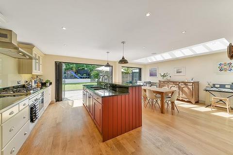 5 bedroom detached house to rent, Elms Road, Abbeville Village, Clapham, London, SW4