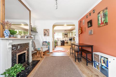 2 bedroom maisonette for sale, De Quincey Road, London, N17