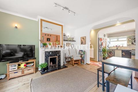 2 bedroom maisonette for sale, De Quincey Road, London, N17