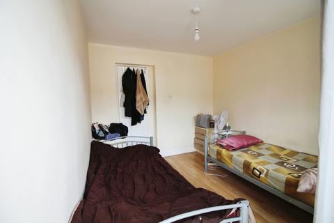 2 bedroom flat for sale, Elgin Road, Ilford IG3 8LW