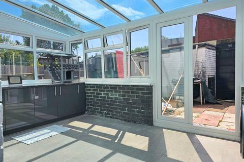 undefined, Warren Gardens, Stratford, E15