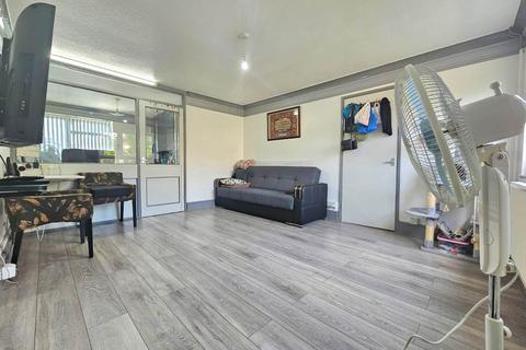 undefined, Warren Gardens, Stratford, E15