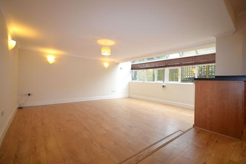 2 bedroom flat to rent, Beulah Hill, London SE19