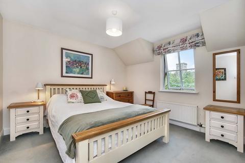1 Robertson Court, Birnam, Dunkeld, PH8 0BE