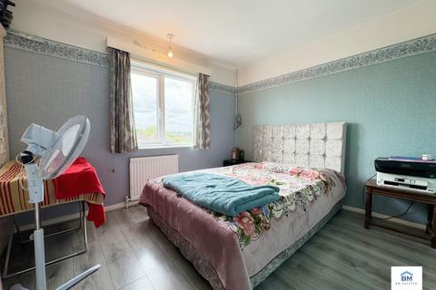 11 Arncliffe Road, Leicester, LE5 1HA