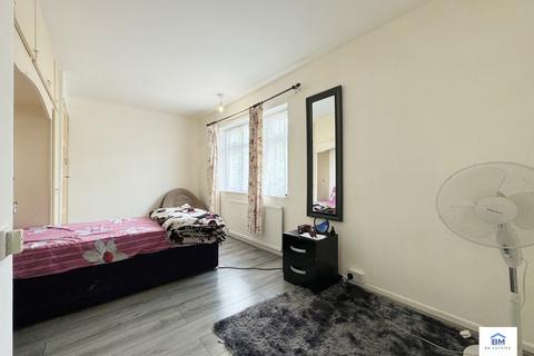 11 Arncliffe Road, Leicester, LE5 1HA