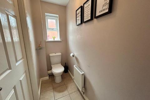 3 bedroom end of terrace house for sale, Brook Furlong Drive, Birstall, Leicester. LE4 3LU