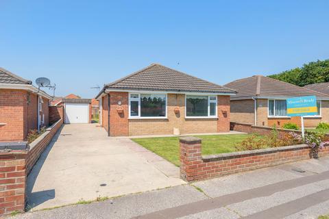 2 bedroom detached bungalow for sale, Crestview Drive, Lowestoft