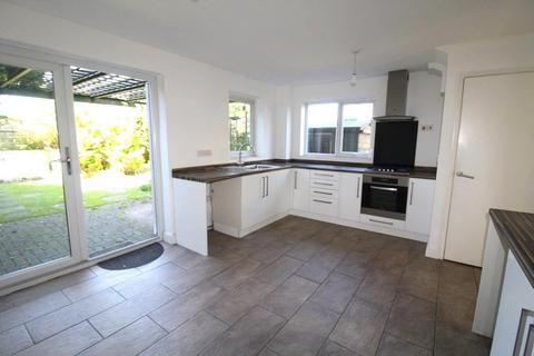 3 bedroom semi-detached house for sale, Silverdale Close, Ipswich, IP1