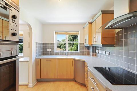 12 Radstock Close, London, N11 3GQ