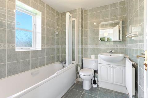12 Radstock Close, London, N11 3GQ