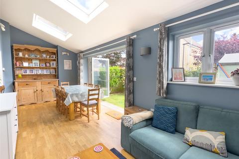 16 Oakmead, Witney, OX28 1EF