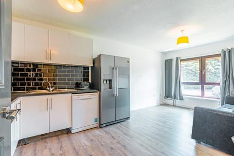 4 bedroom flat to rent, 02P – North Meggetland, Edinburgh, EH14 1XQ