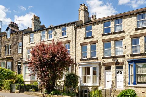 4 bedroom terraced house to rent, Harlow Terrace, Harrogate, North Yorkshire, HG2