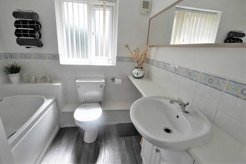 16 Parc Afon, Tonypandy, CF40 1JP
