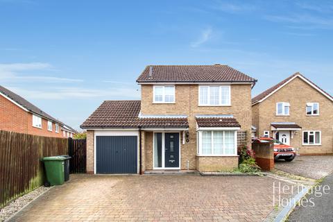 3 bedroom detached house for sale, Seckar Drive, Scarning, Dereham, NR19 2TH