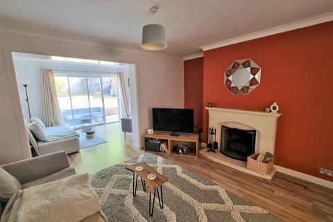 4 bedroom semi-detached house to rent, Great Goodwin Drive, Guildford GU1