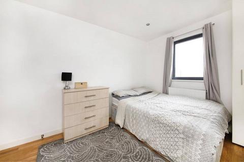 2 bedroom flat to rent, Morning Lane, Hackney, London, E9