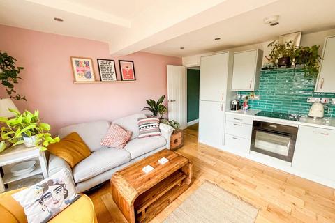 2 bedroom flat for sale, Hayter Road, Brixton Hill, London, SW2