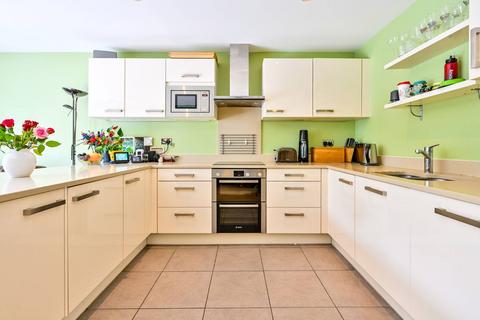 4 bedroom terraced house for sale, Westmount Close, Worcester Park, KT4