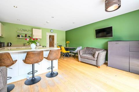 21 Westmount Close, Worcester Park, KT4 8FL