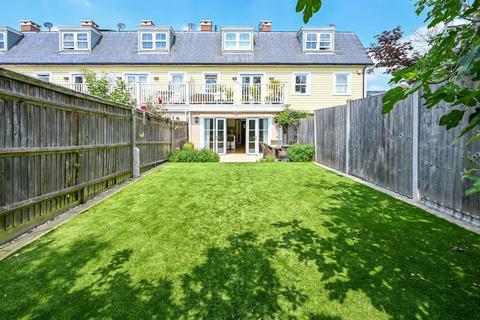 21 Westmount Close, Worcester Park, KT4 8FL