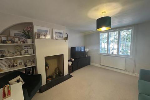 2 bedroom terraced house to rent, Woking Road, Guildford GU1