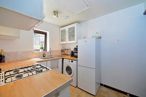 1 bedroom flat for sale, Lawnwood Court, Godalming GU7