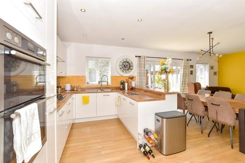 4 bedroom detached house for sale, Heasman Close, Marden, Tonbridge, Kent