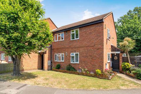 2 bedroom flat for sale, Natalie Close, Feltham, London, TW14