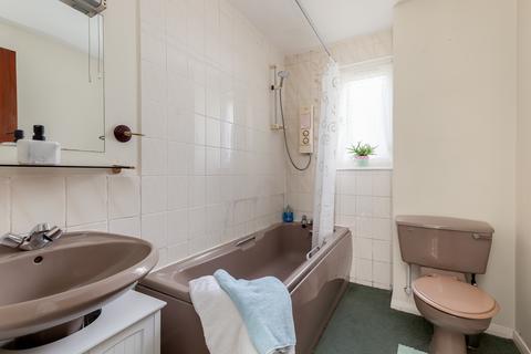 64/4 Bryson Road, Edinburgh, EH11 1DR