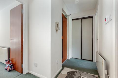 64/4 Bryson Road, Edinburgh, EH11 1DR