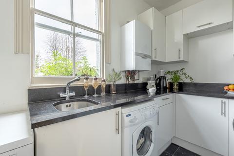 2 bedroom apartment to rent, Selborne Road London N14