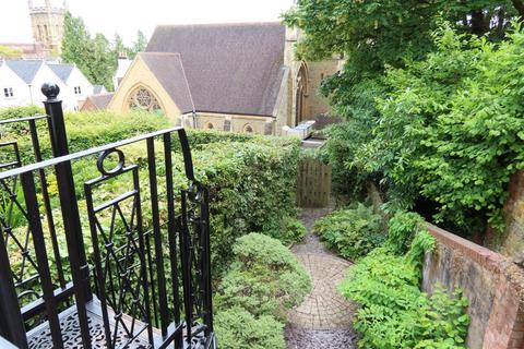 3 bedroom semi-detached house to rent, Wells Road, Malvern