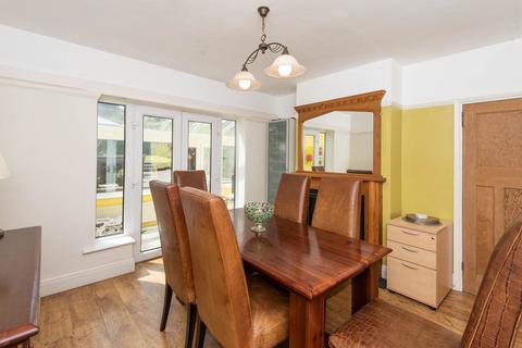 736 Derby Road, Wingerworth, Chesterfield, S42 6LZ
