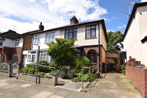 25 Whalebone Grove, Romford, RM6 6BU