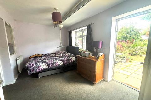 25 Whalebone Grove, Romford, RM6 6BU