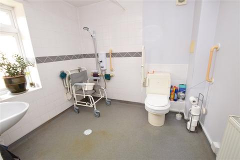25 Whalebone Grove, Romford, RM6 6BU
