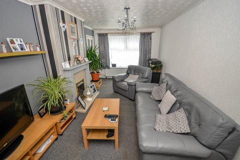 2 bedroom end of terrace house for sale, Landseer Gardens, South Shields