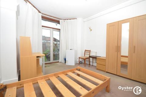 Semi detached house to rent, Berkshire Gardens, London N13