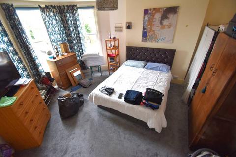 2 bedroom flat for sale, Blackwater Road, Eastbourne BN20